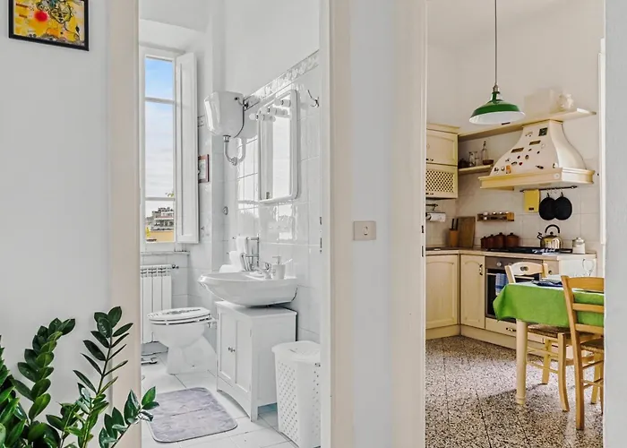 Vatican Oasis - Garden View Balcony & Full Kitchen Roma