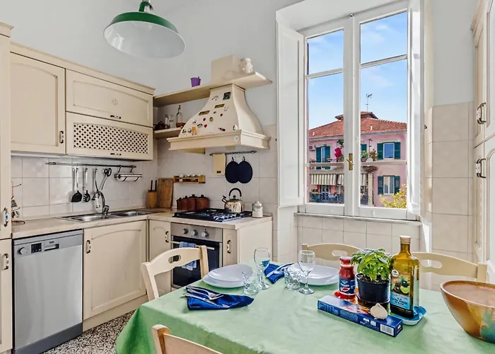 Vatican Oasis - Garden View Balcony & Full Kitchen Roma