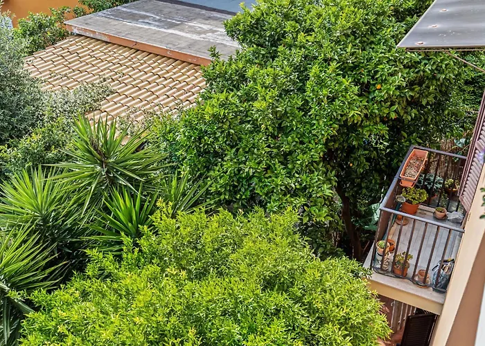 Vatican Oasis - Garden View Balcony & Full Kitchen * Roma